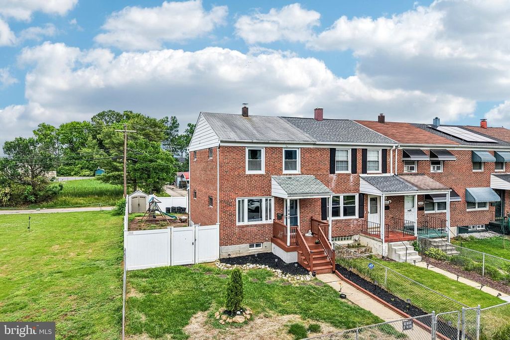 Image 4 of property listing at 1640 POLES RD, Baltimore, MD 21221