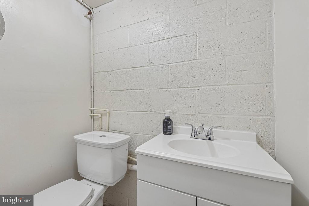 Image 31 of property listing at 1640 POLES RD, Baltimore, MD 21221