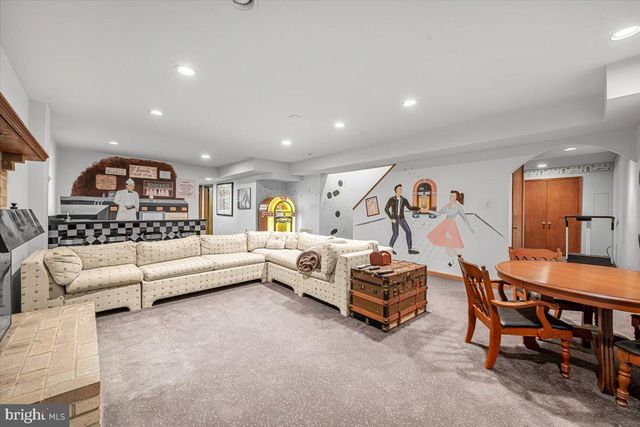 10616 WILLOWBROOK DR, Potomac, MD 20854
