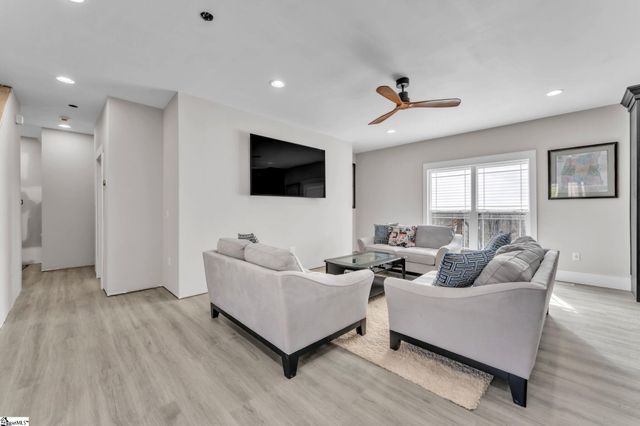 890 Franklin Road, Laurens, SC 29360