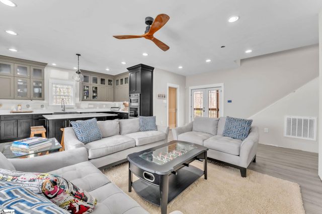 890 Franklin Road, Laurens, SC 29360