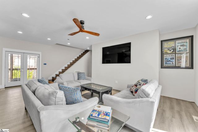 890 Franklin Road, Laurens, SC 29360