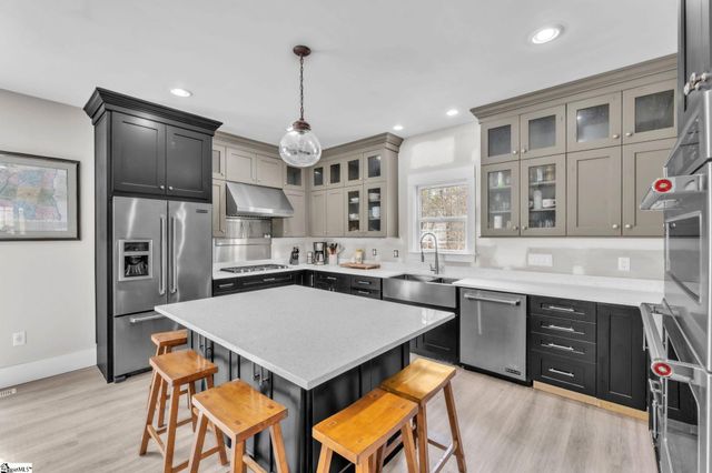 890 Franklin Road, Laurens, SC 29360