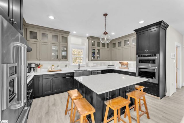 890 Franklin Road, Laurens, SC 29360