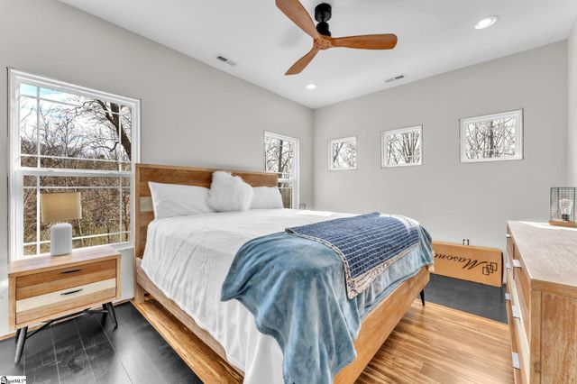 890 Franklin Road, Laurens, SC 29360