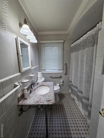 1526 Sycamore Avenue, Royal Oak, MI 48073