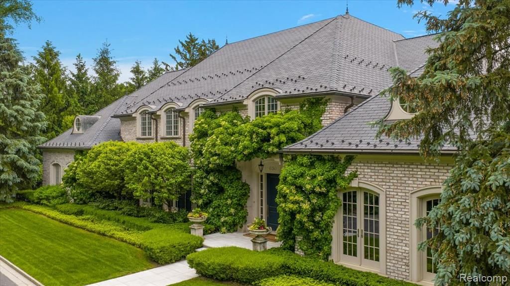 630 Vaughan Road, Bloomfield Hills, MI 48304