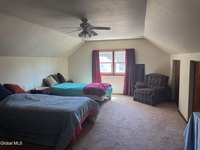 2105 Oaklawn Avenue, Rotterdam, NY 12306