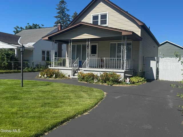2105 Oaklawn Avenue, Rotterdam, NY 12306