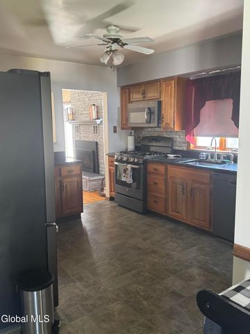 2105 Oaklawn Avenue, Rotterdam, NY 12306