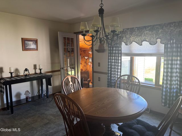 2105 Oaklawn Avenue, Rotterdam, NY 12306