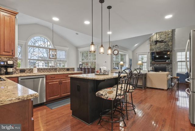 1 BERGAN CT, Marlton, NJ 08053