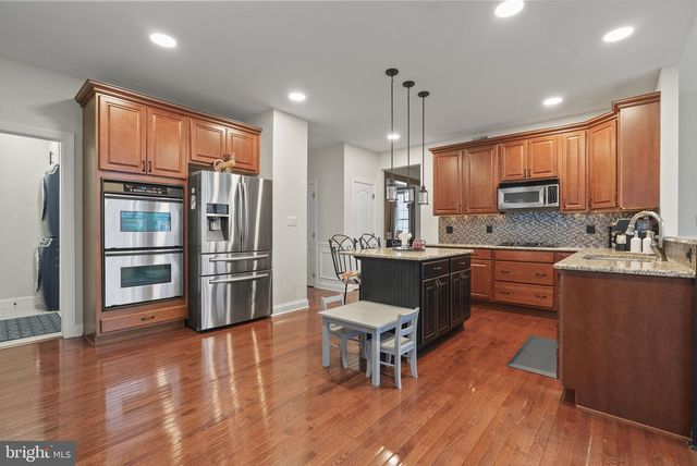 1 BERGAN CT, Marlton, NJ 08053