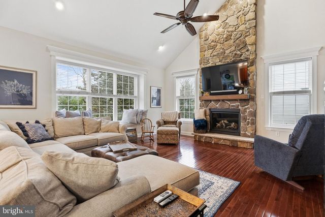 1 BERGAN CT, Marlton, NJ 08053