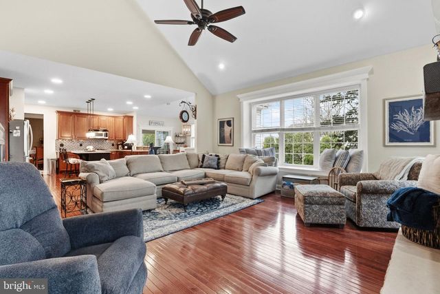 1 BERGAN CT, Marlton, NJ 08053