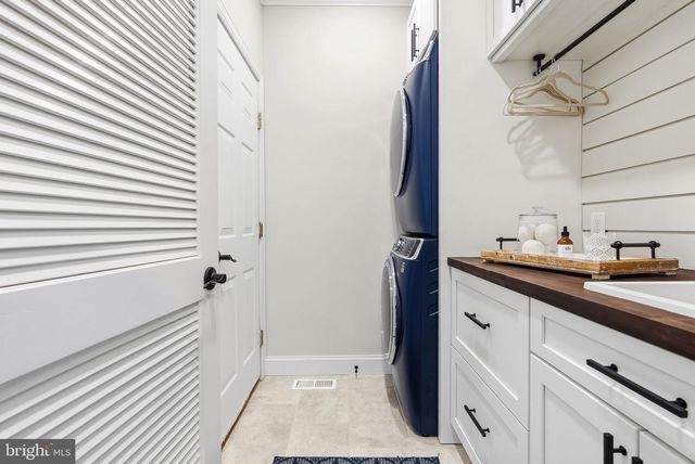 1 BERGAN CT, Marlton, NJ 08053