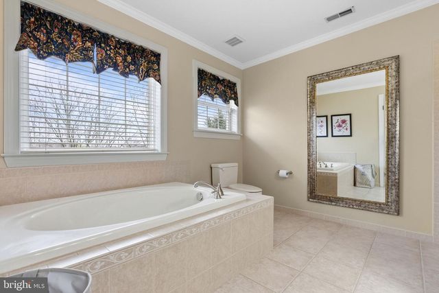 1 BERGAN CT, Marlton, NJ 08053