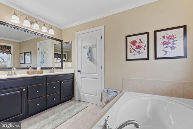 1 BERGAN CT, Marlton, NJ 08053