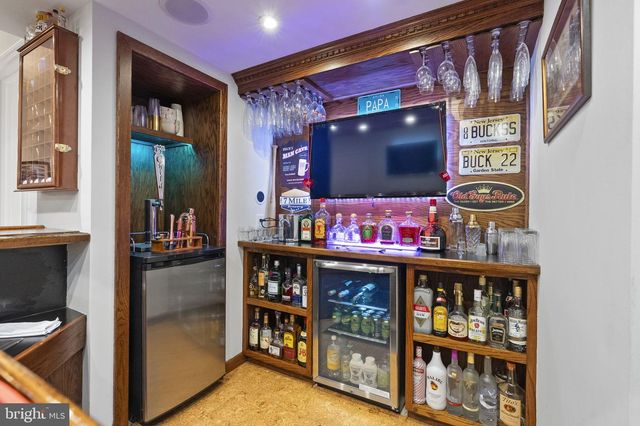 1 BERGAN CT, Marlton, NJ 08053