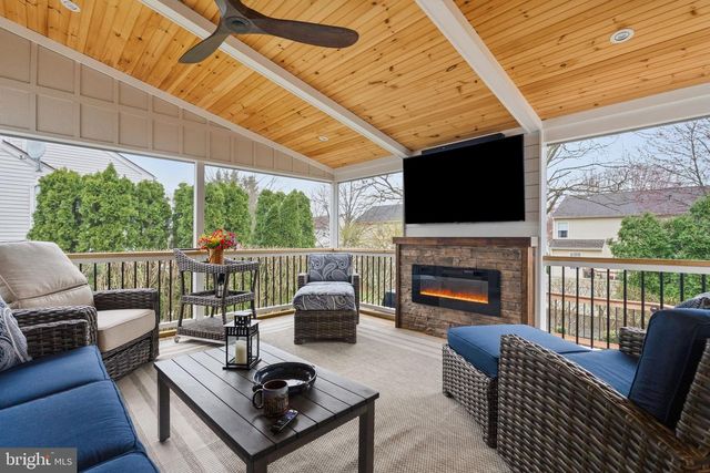 1 BERGAN CT, Marlton, NJ 08053