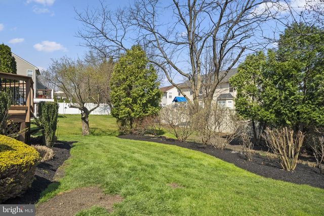 1 BERGAN CT, Marlton, NJ 08053