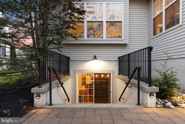 1 BERGAN CT, Marlton, NJ 08053