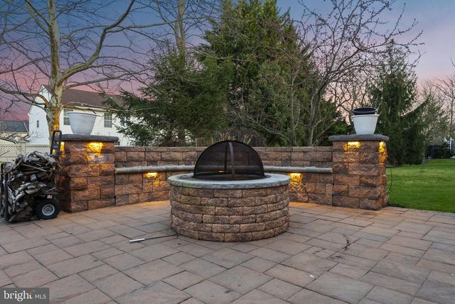 1 BERGAN CT, Marlton, NJ 08053