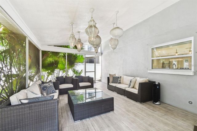 4203 W CLEVELAND STREET, Tampa, FL 33609