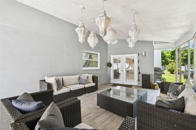 4203 W CLEVELAND STREET, Tampa, FL 33609