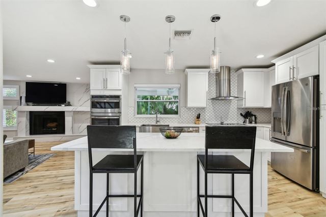 4203 W CLEVELAND STREET, Tampa, FL 33609