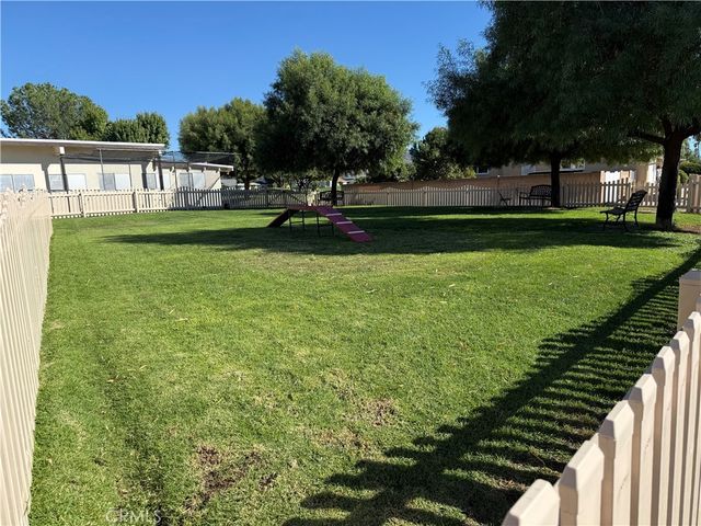 1621 W Montrose, Hemet, CA 92543