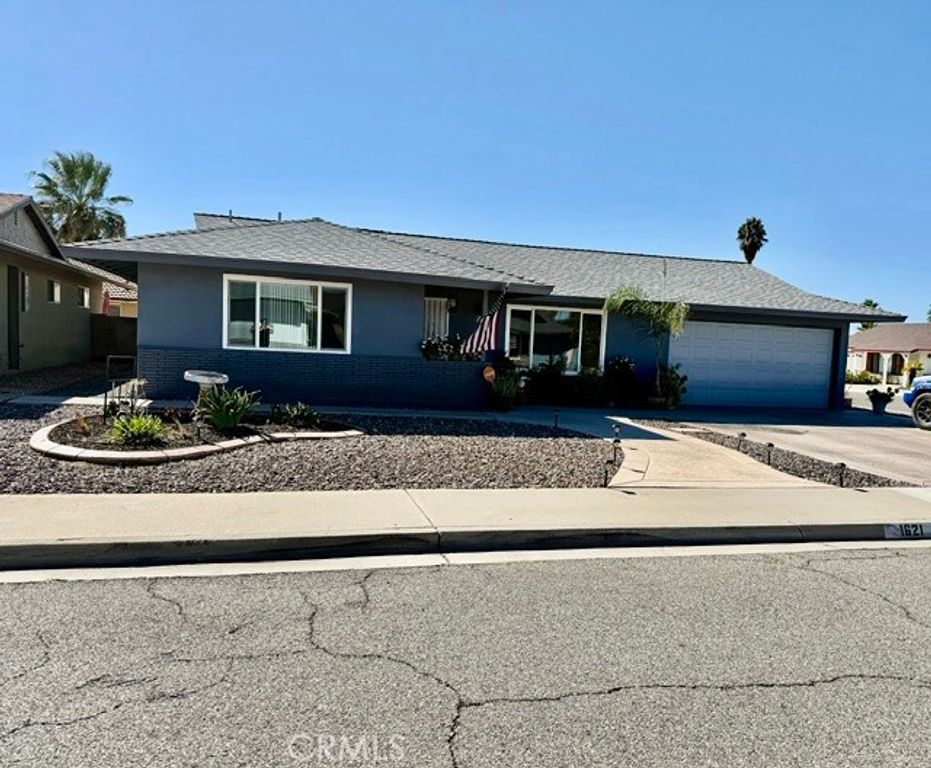 1621 W Montrose, Hemet, CA 92543