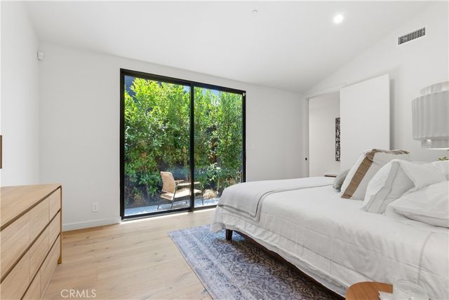 6144 W 76th Street, Los Angeles, CA 90045