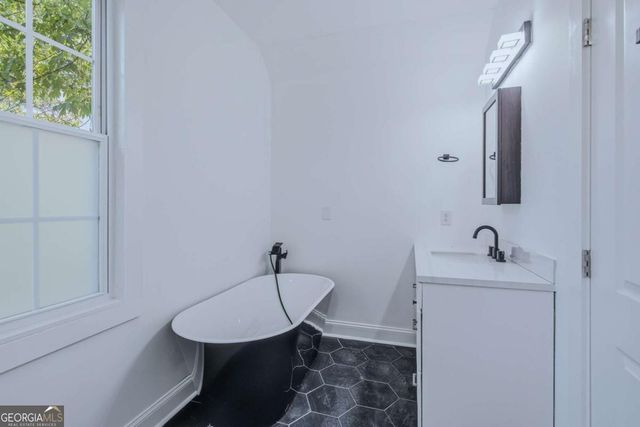 673 Pearce Street SW, Atlanta, GA 30310