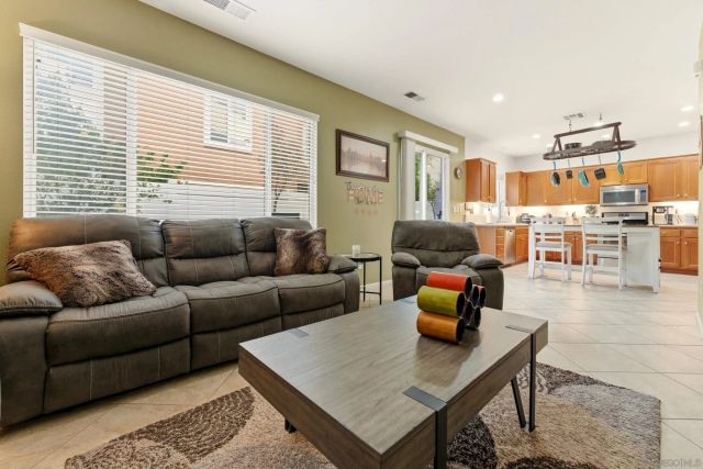 465 Ashbourne Gln, Escondido, CA 92027