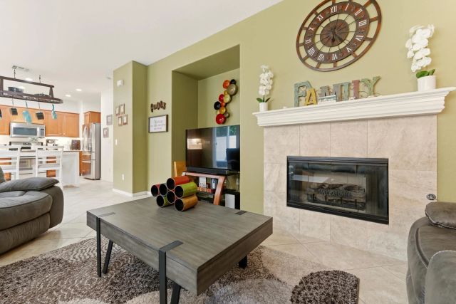 465 Ashbourne Gln, Escondido, CA 92027