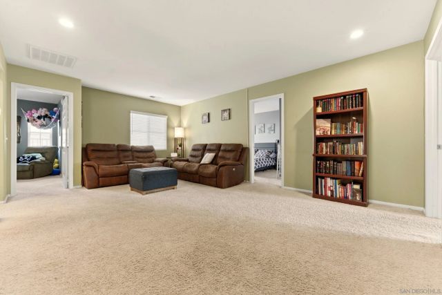 465 Ashbourne Gln, Escondido, CA 92027