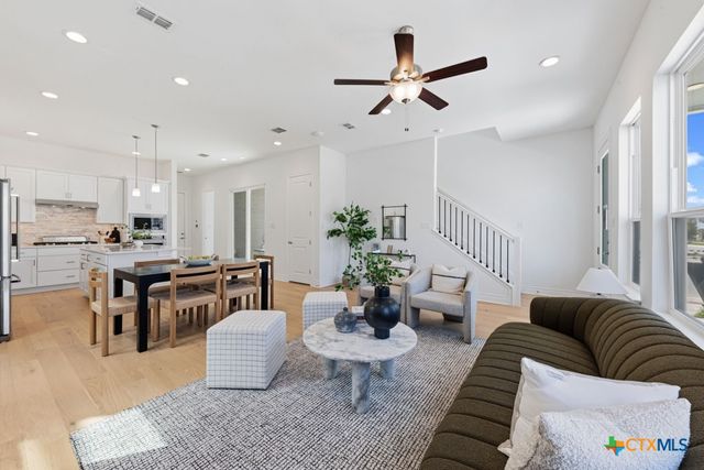 795 N Academy Avenue, New Braunfels, TX 78130