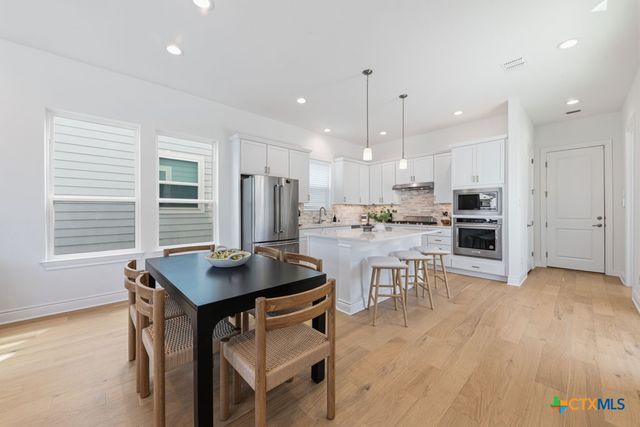 795 N Academy Avenue, New Braunfels, TX 78130