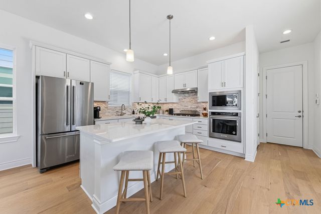 795 N Academy Avenue, New Braunfels, TX 78130