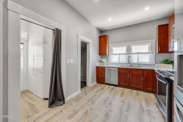 580 N 1st Avenue, Upland, CA 91786