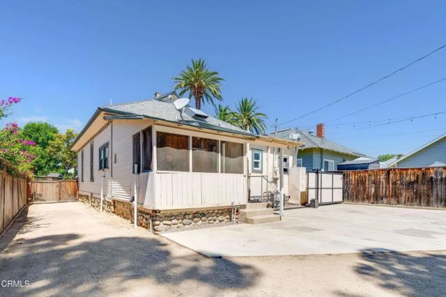 580 N 1st Avenue, Upland, CA 91786