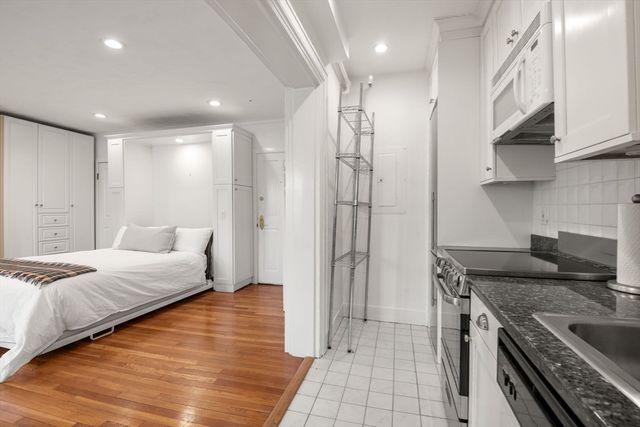 236 Beacon St 1E, Boston, MA 02116