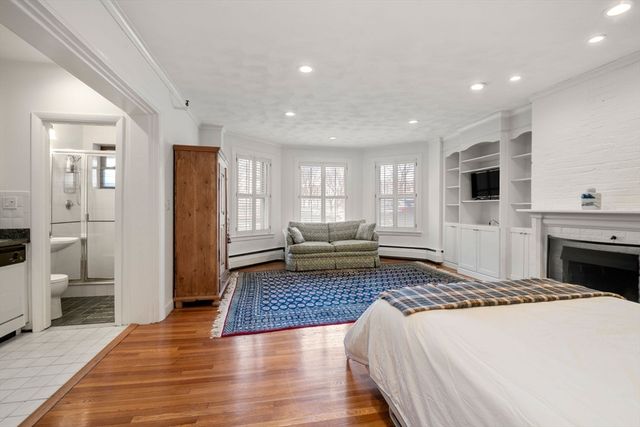 236 Beacon St 1E, Boston, MA 02116