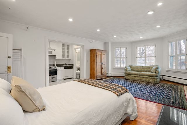 236 Beacon St 1E, Boston, MA 02116