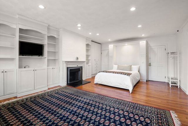 236 Beacon St 1E, Boston, MA 02116