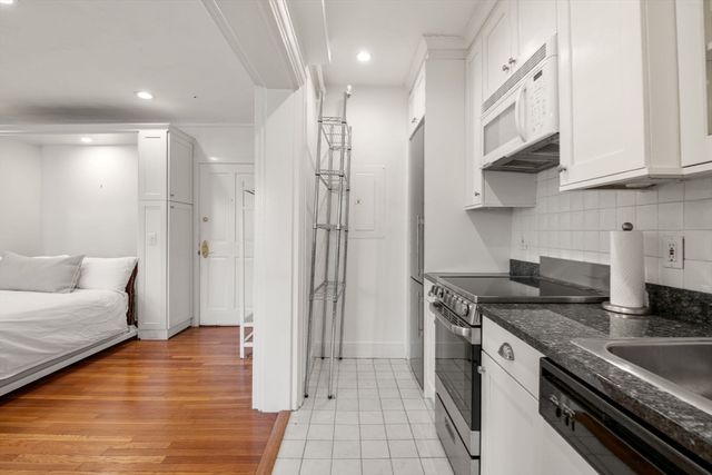 236 Beacon St 1E, Boston, MA 02116