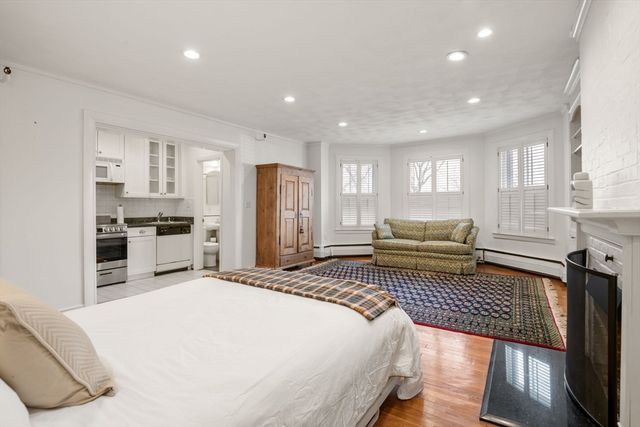 236 Beacon St 1E, Boston, MA 02116