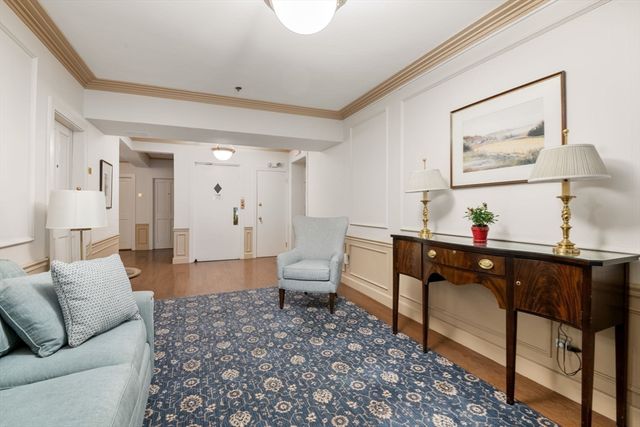 236 Beacon St 1E, Boston, MA 02116