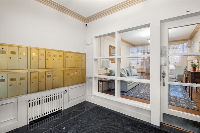 236 Beacon St 1E, Boston, MA 02116